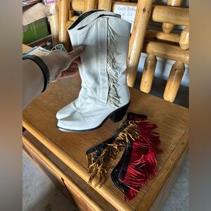 Womens genuine leather cowboy boots come with exchangeable fringe